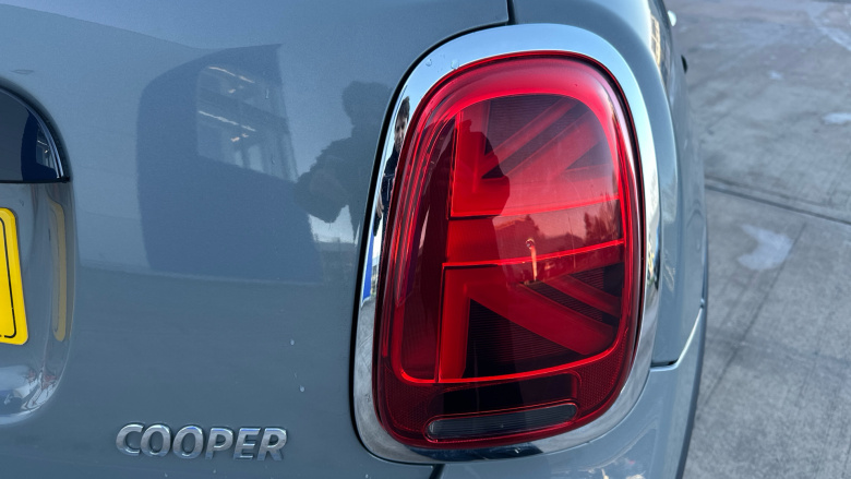 MINI Hatchback 1.5 Cooper Classic 5dr Auto Petrol Hatchback